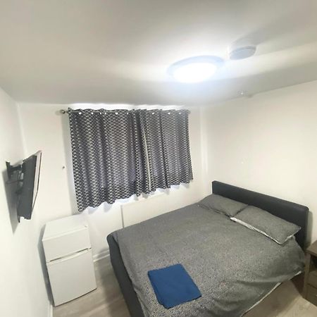The Heathrow Lodge London Uk Harmondsworth ภายนอก รูปภาพ
