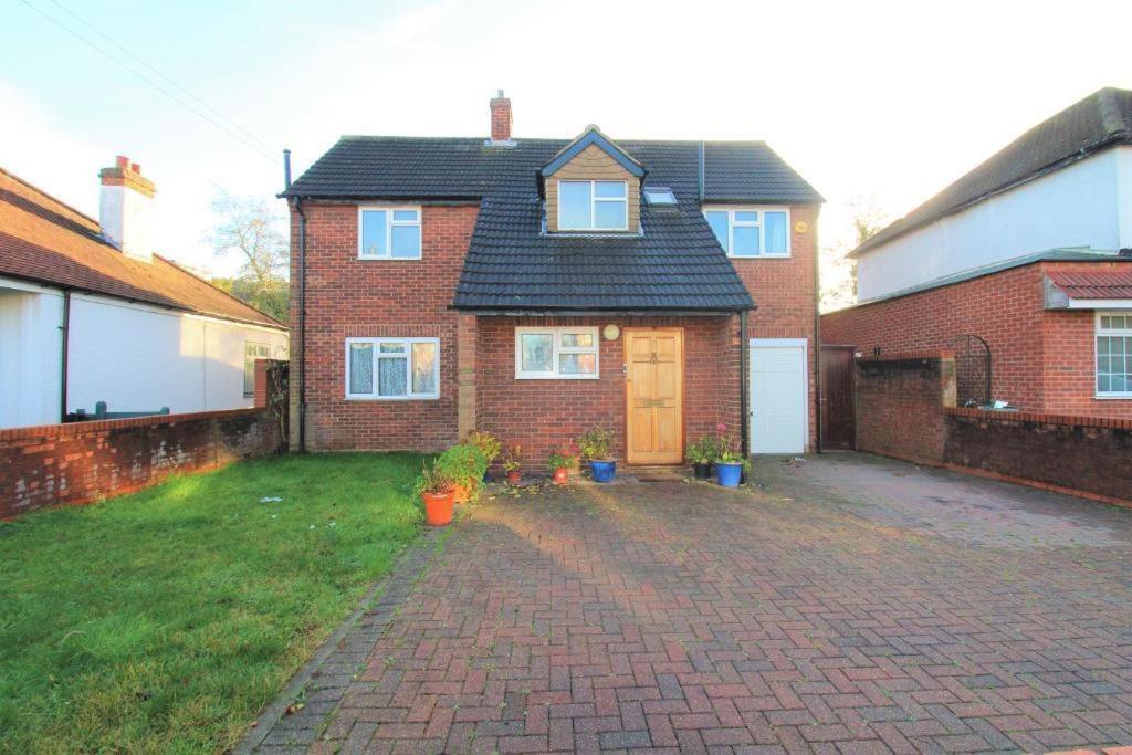 The Heathrow Lodge London Uk Harmondsworth ภายนอก รูปภาพ