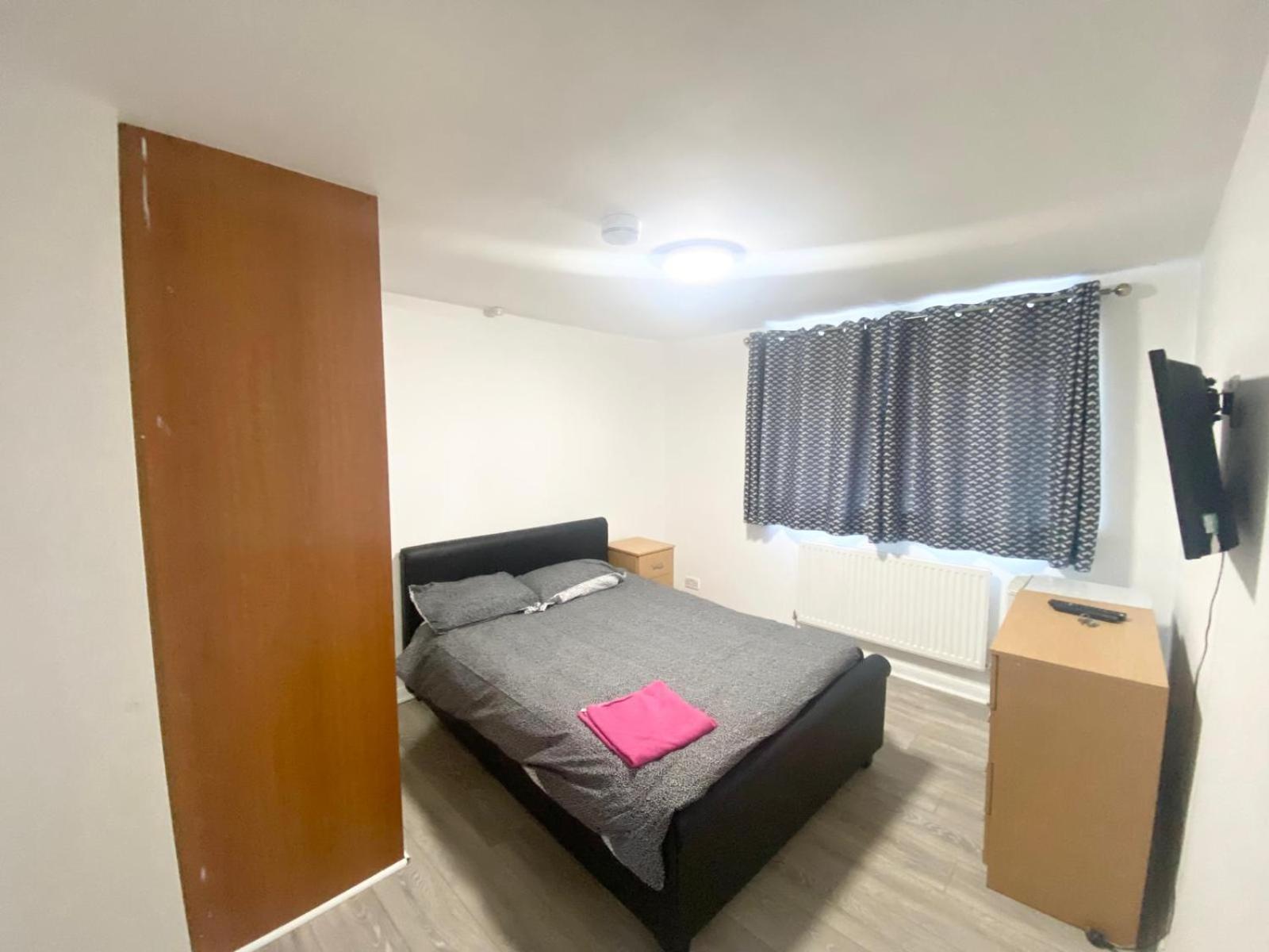 The Heathrow Lodge London Uk Harmondsworth ภายนอก รูปภาพ